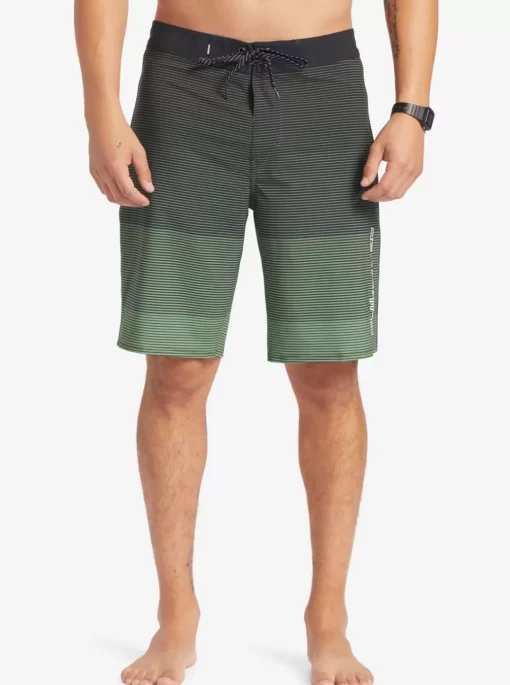 Mens Quiksilver Boardshorts | Surfsilk Massive 20" Boardshorts
