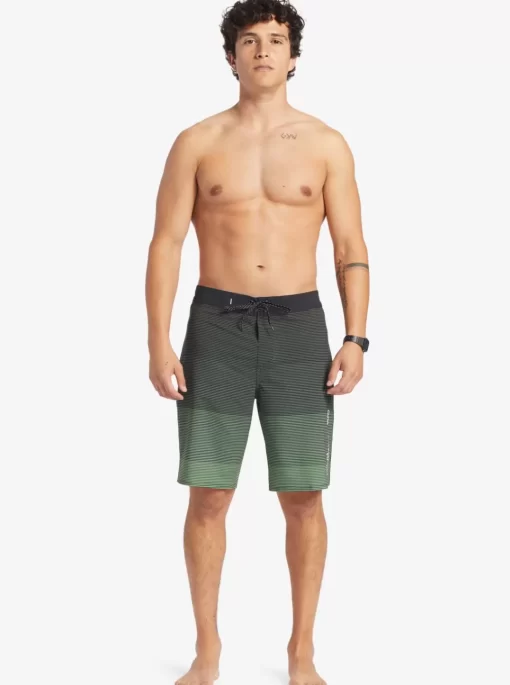 Mens Quiksilver Boardshorts | Surfsilk Massive 20" Boardshorts